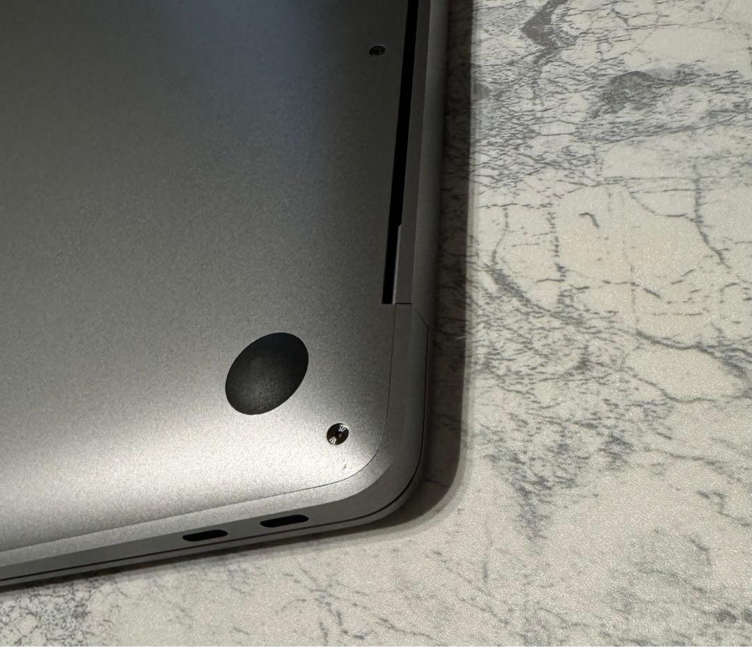 MacBook Air M1チップ 2020 8GB/256