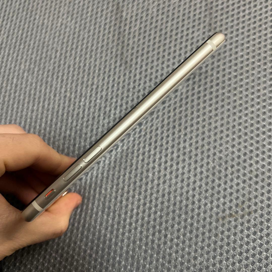 Apple iPhone SE (第3世代) 64GB スターライト