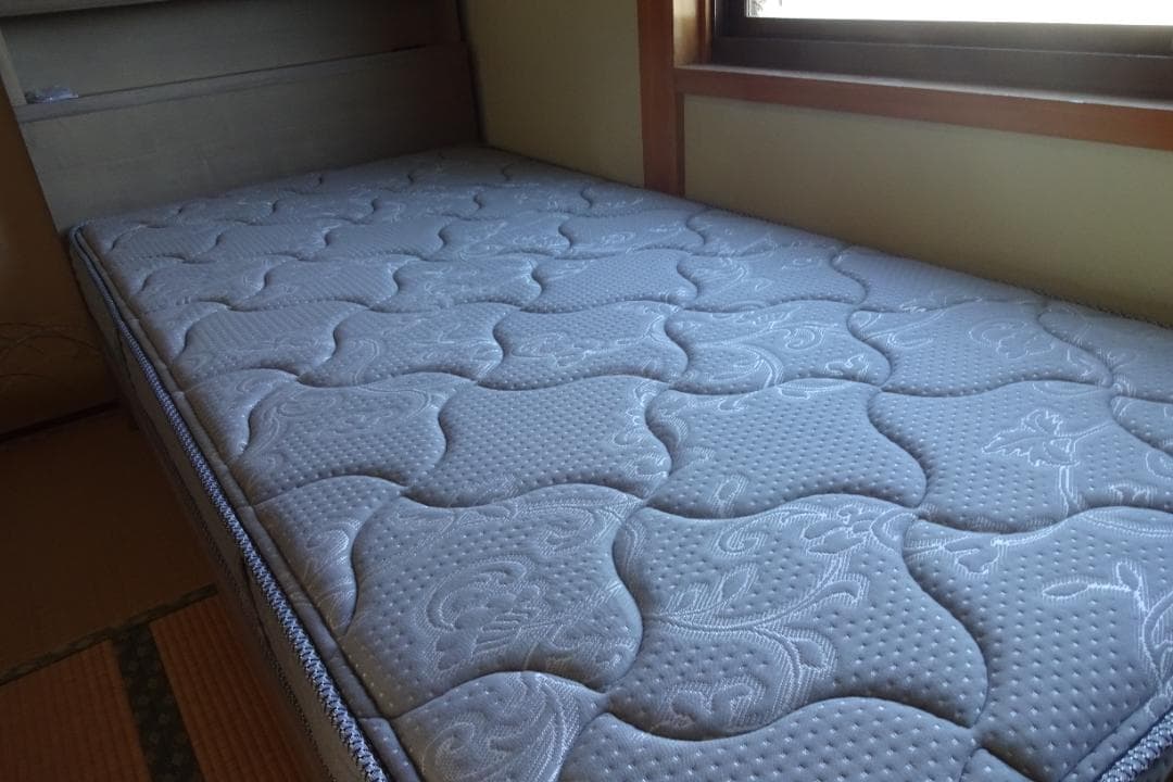 【極美品】シモンズ Beautyrest Amazon限定 シングルスマット