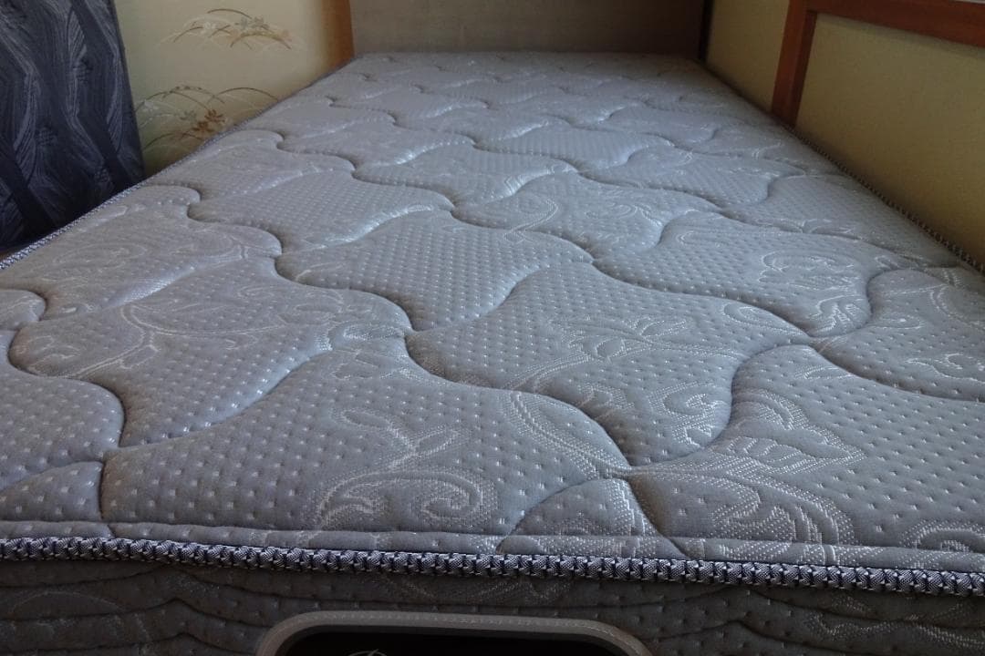 【極美品】シモンズ Beautyrest Amazon限定 シングルスマット