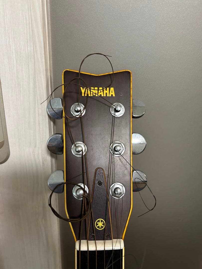 Yamaha FG-401アコースティックギター ハードケース付