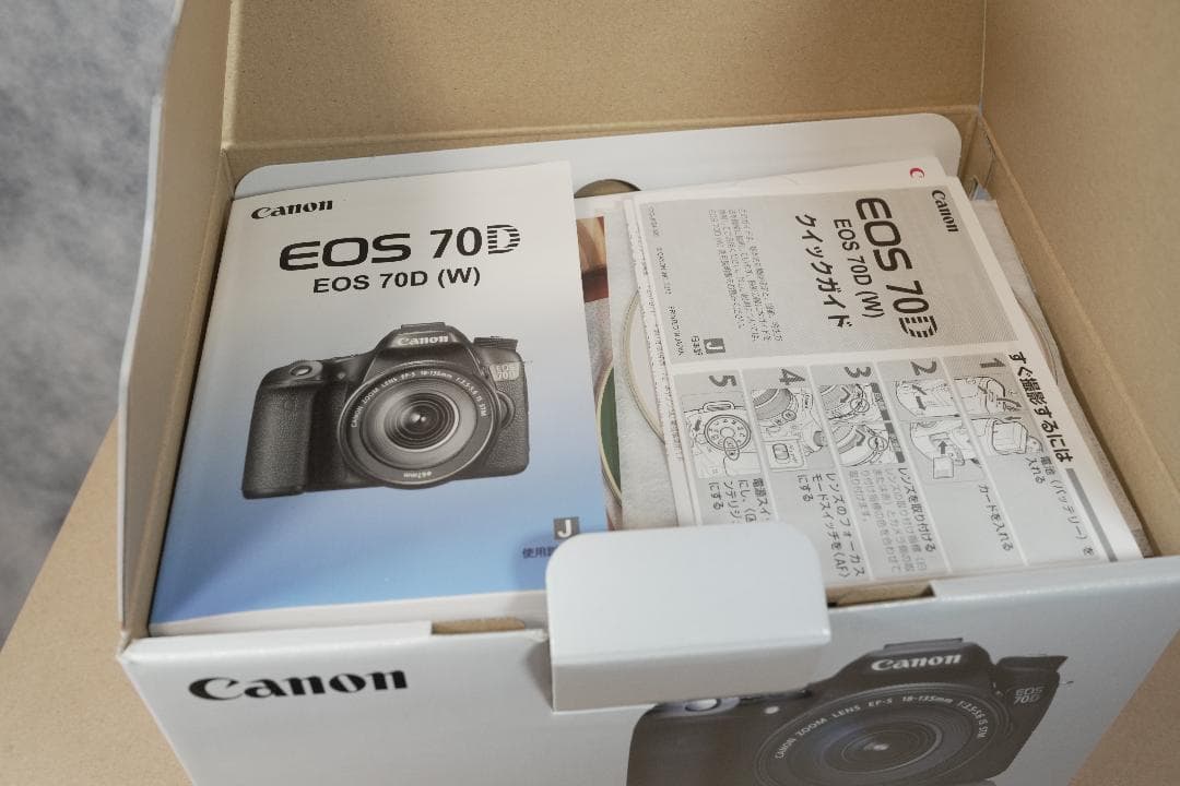 Canon EOS 70D EF-S 18-135レンズキット＋レンズフード