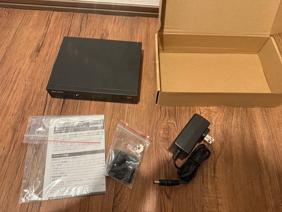 バッファロー 5ポート 10Gbps スイッチングハブ　　LXW-10G5/N