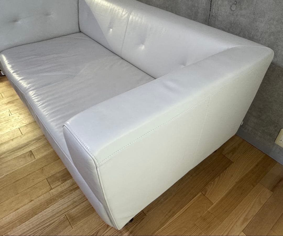 ボーコンセプト 2人掛けレザーソファ