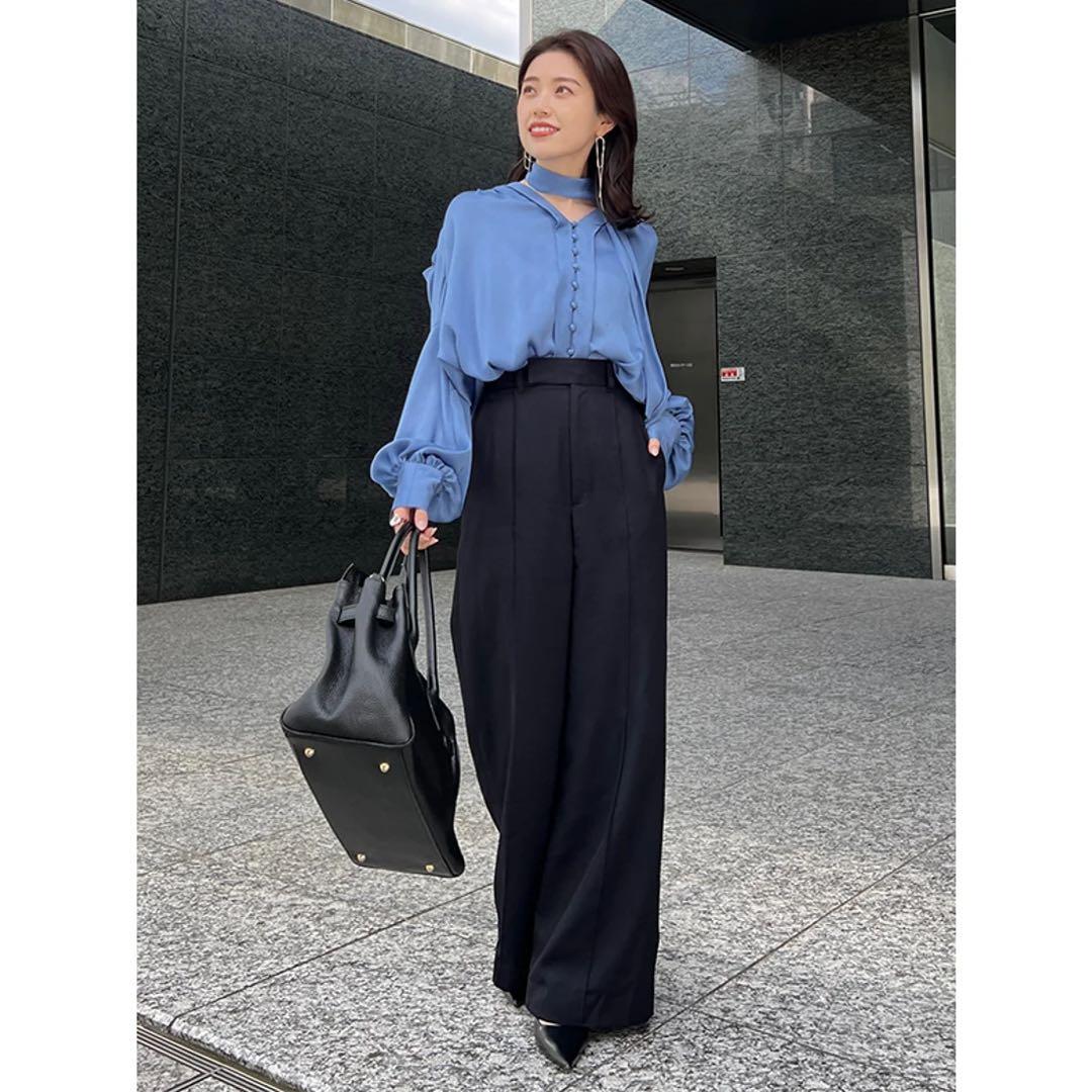 専用24ss アニュアンス フォルムスリーブタイブラウス ボウタイ 青 ブルー