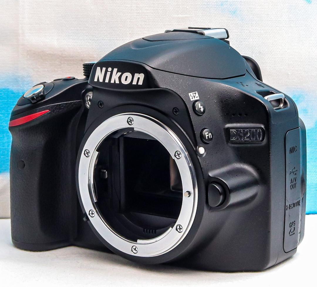 嬉しいダブルレンズ⭐️Nikon D3200⭐️スマホに転送できる⭐️動画OK