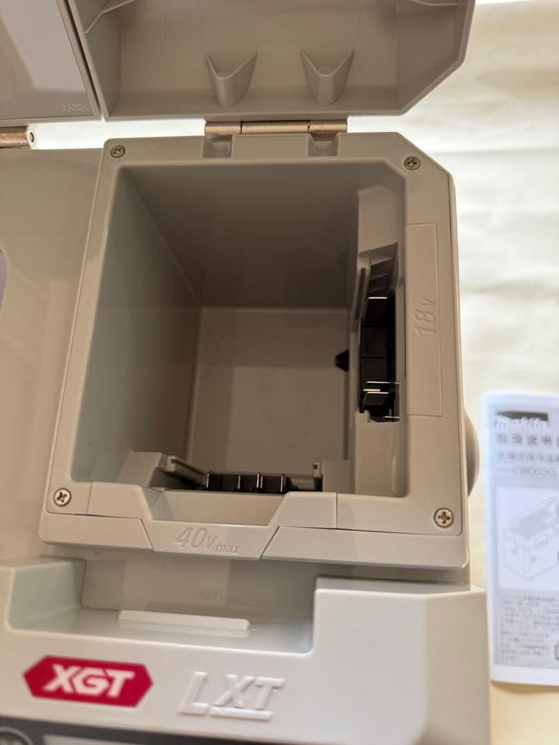 T*T様 Makita 充電式保冷庫 CW003GZO