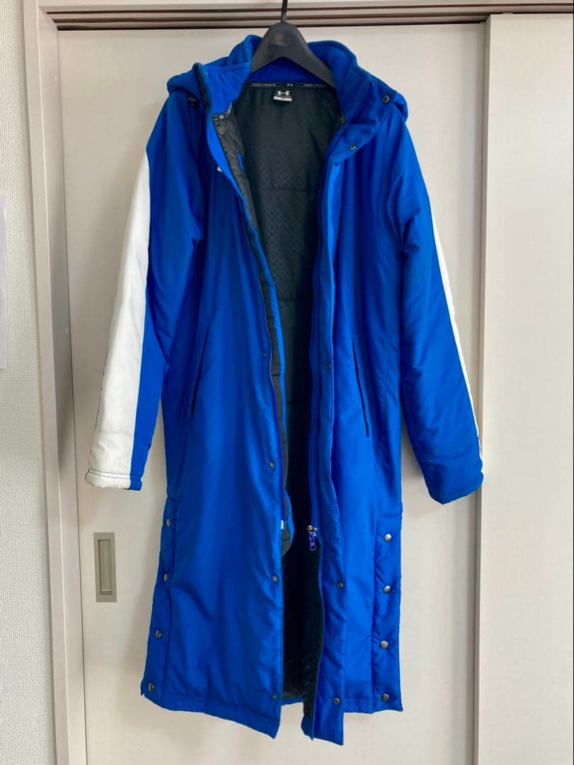 値下　アンダーアーマー ベンチコート SMサイズ 美品