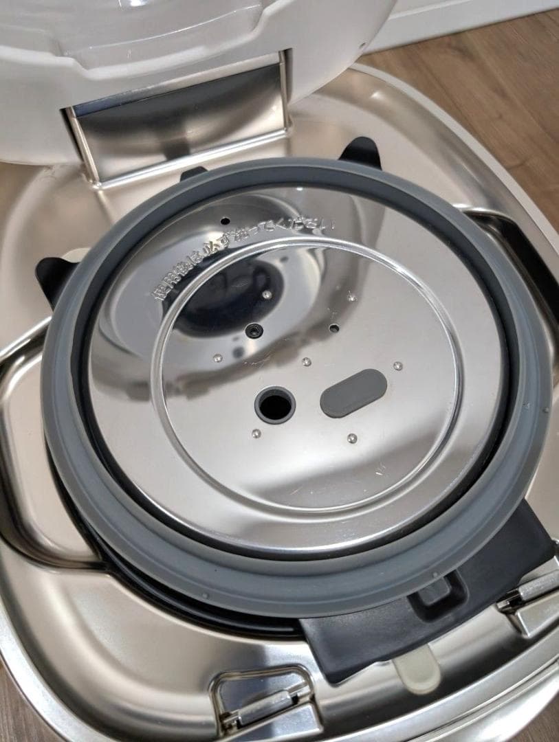 【良品】TIGER タイガー 土鍋圧力IHジャー炊飯器　JPL-G100