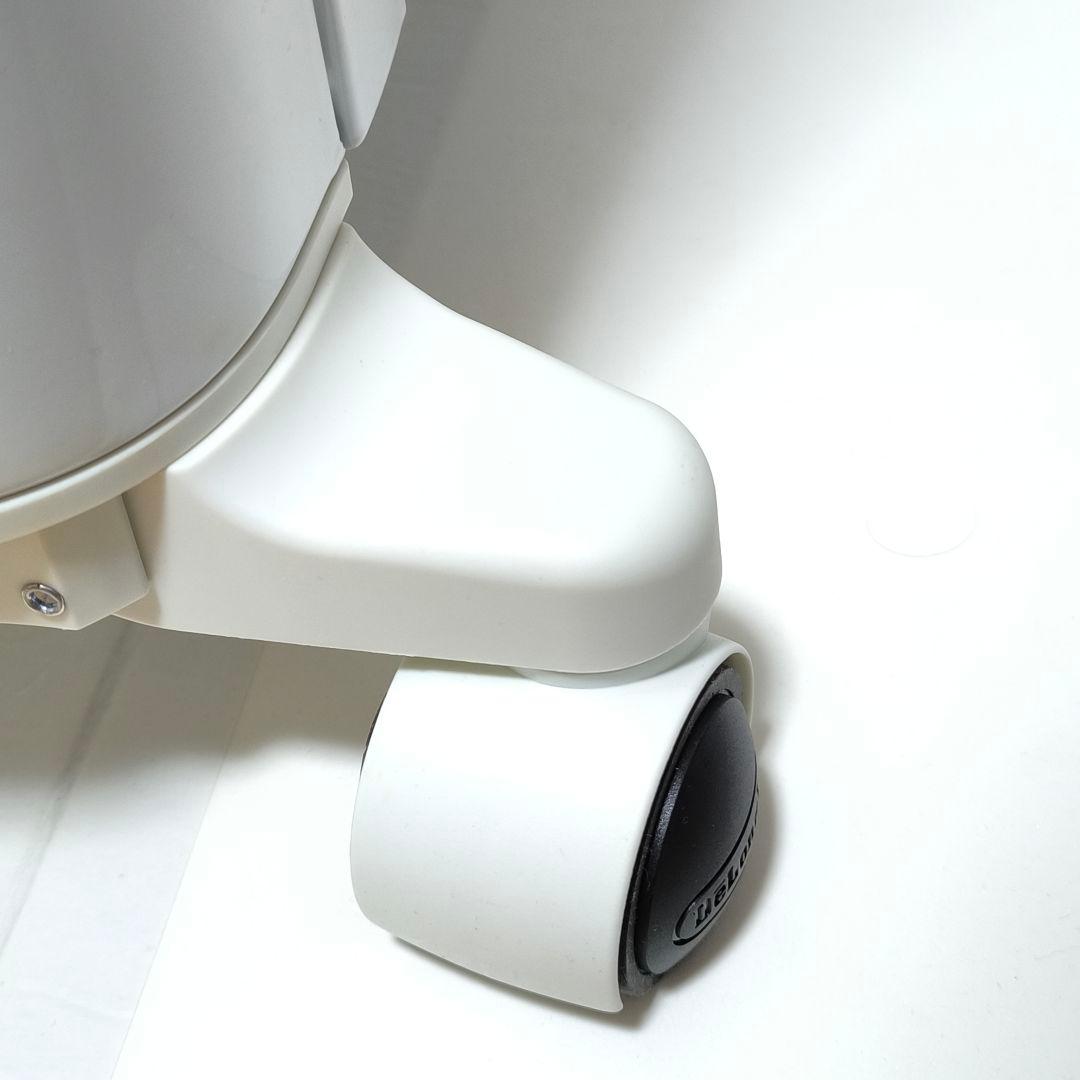 【匿名発送】デロンギ オイルヒーターRHJ65L0915　ホワイト