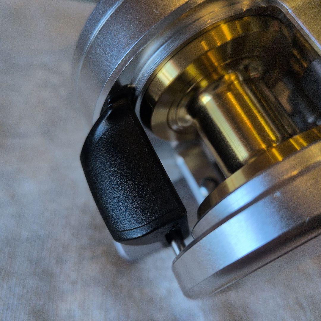 シマノ　カルカッタ　301 F スタジオオーシャン　カスタム　新品　未使用　左