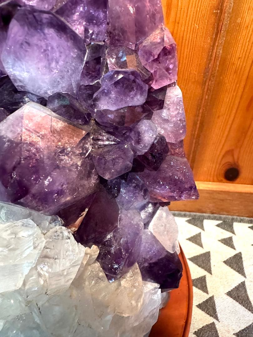 特価　アメジスト＆カルサイトクラスター（台付き）