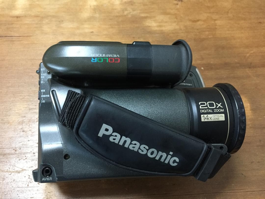 撮影再生ダビングOK　Panasonic　NV-A20　付属品有　S-VHS-C