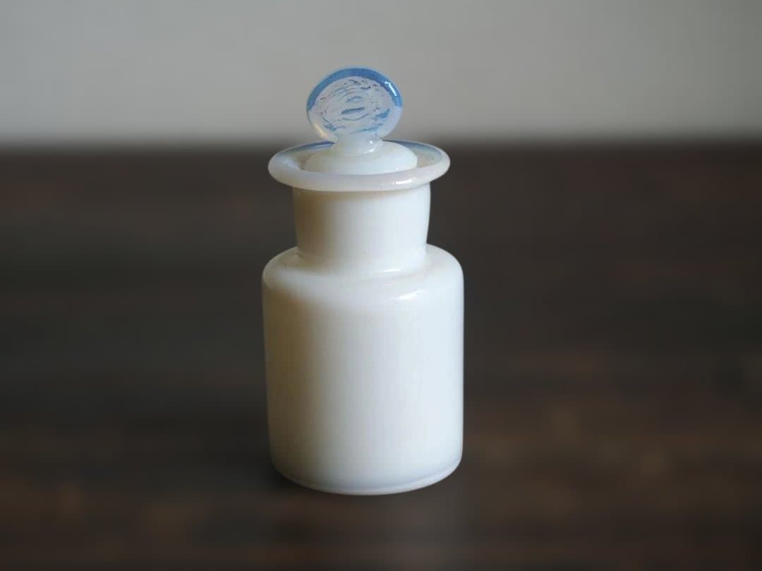 オパールガラス小瓶 ミルクガラス ファーマシーボトル 吹きガラス/K333