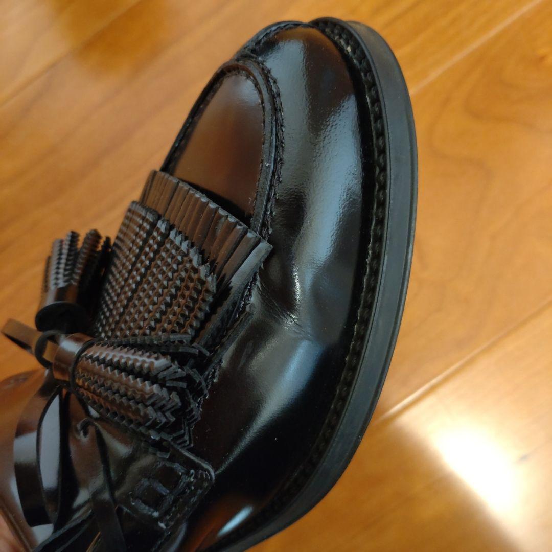 TOD'S ブラック フリンジ ローファー