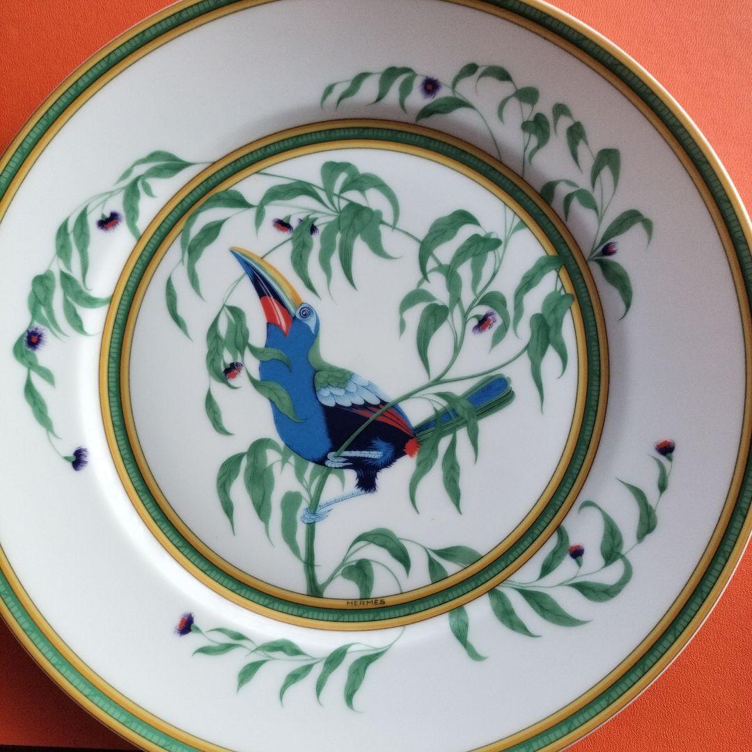 HERMES 　トゥカンデザイン皿
