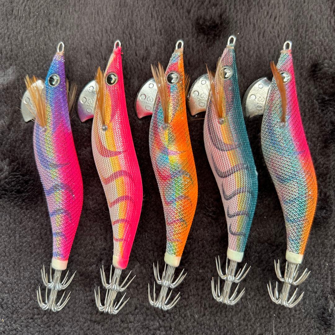 エギ王ライブ３.０号×５個、サーチ３.０号×３個、ライブ３.５号×２個(限定色)