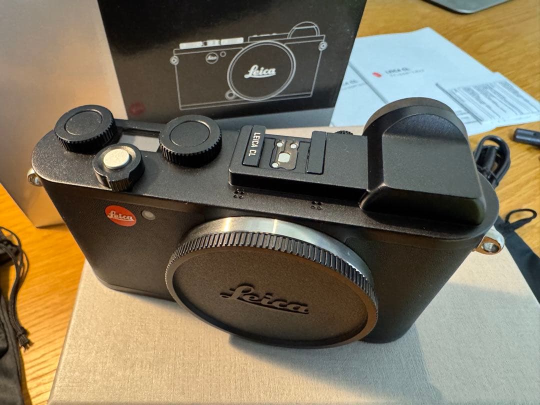 Leica CL ボディ　箱、予備バッテリー、M-Lアダプター、サムレスト付き