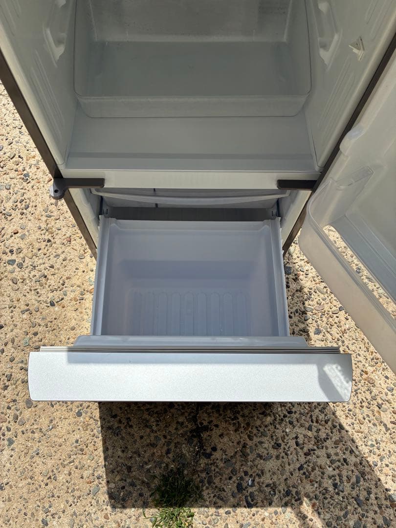 SHARP プラズマクラスター搭載冷蔵庫 137L (SJ-GD14C-C）