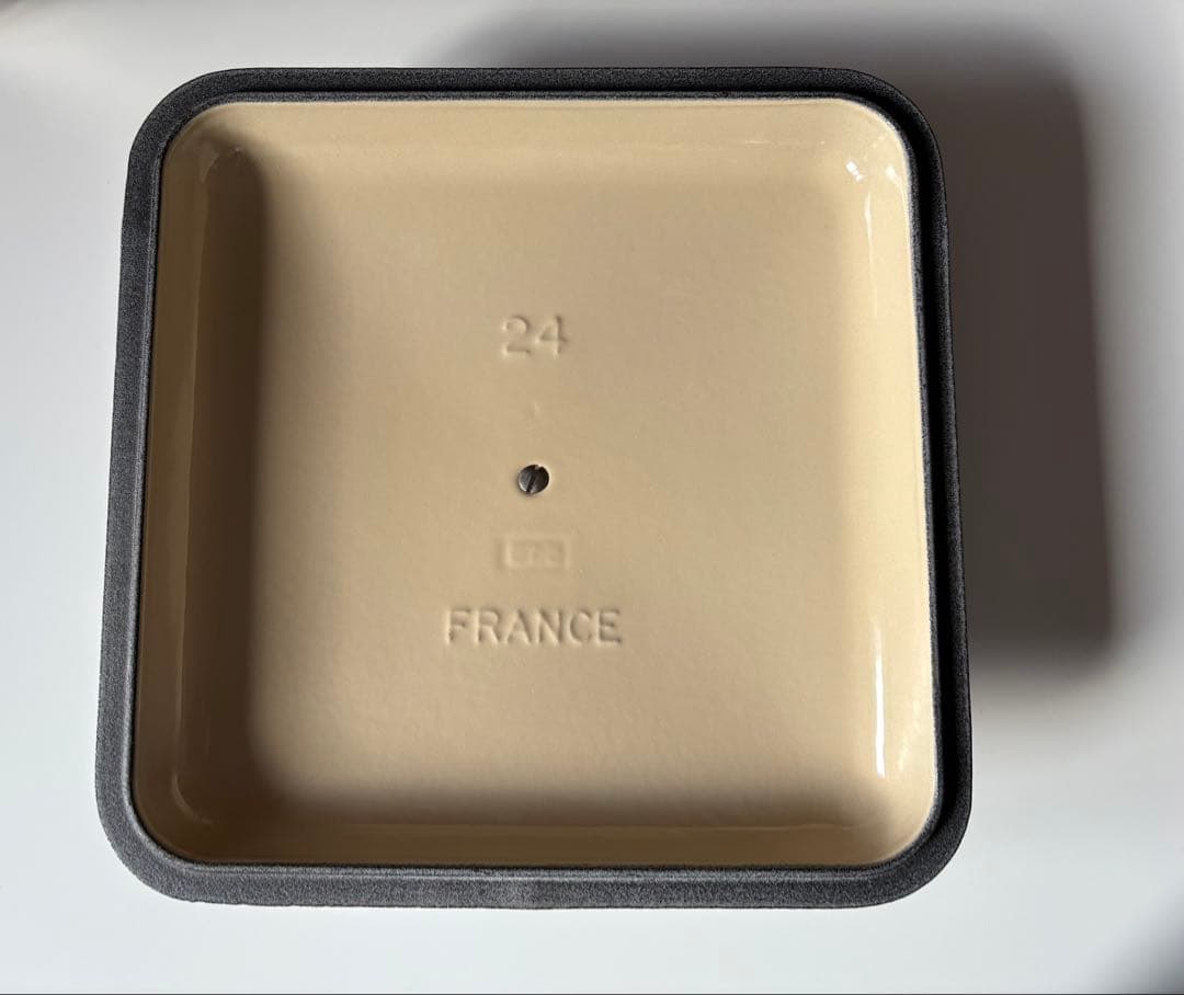 ル・クルーゼ　ミストグレー　スクエア