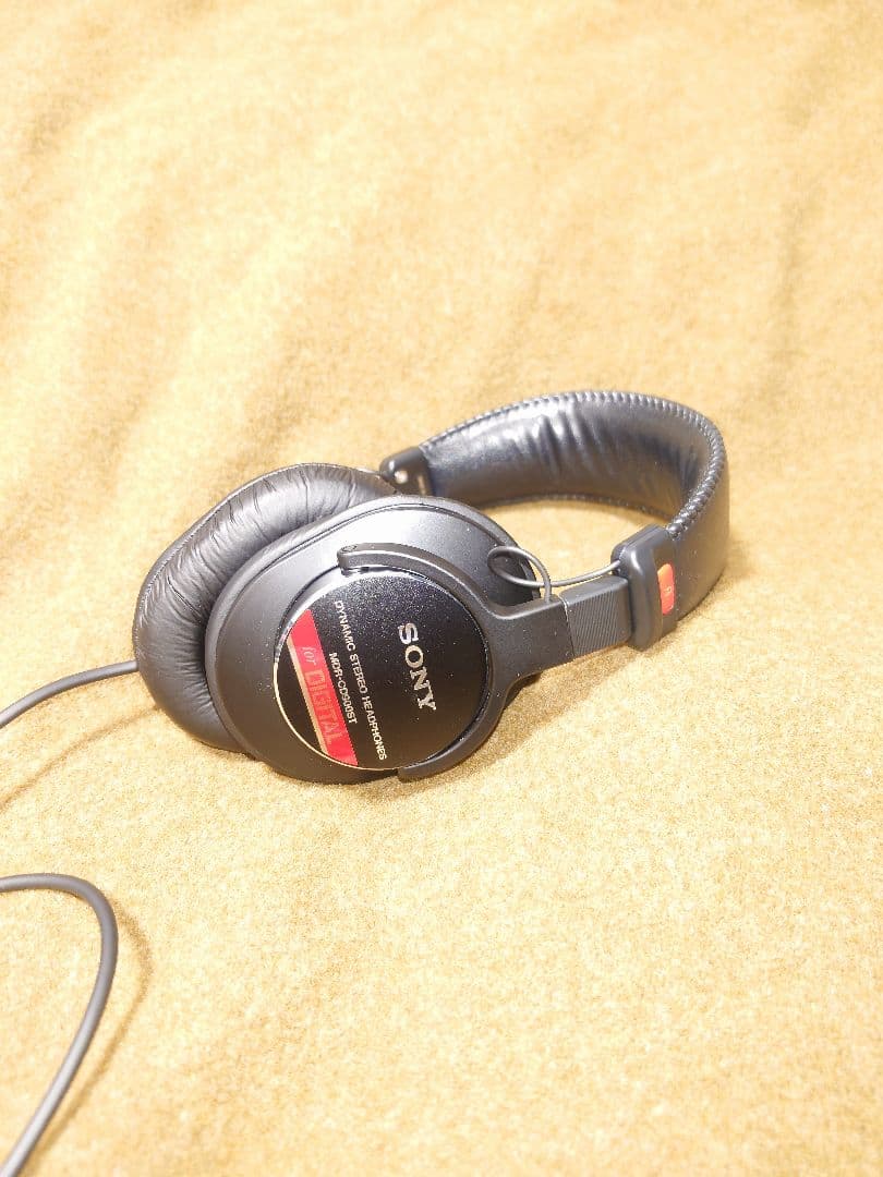 SONY スタジオモニターヘッドホンMDR-CD900ST