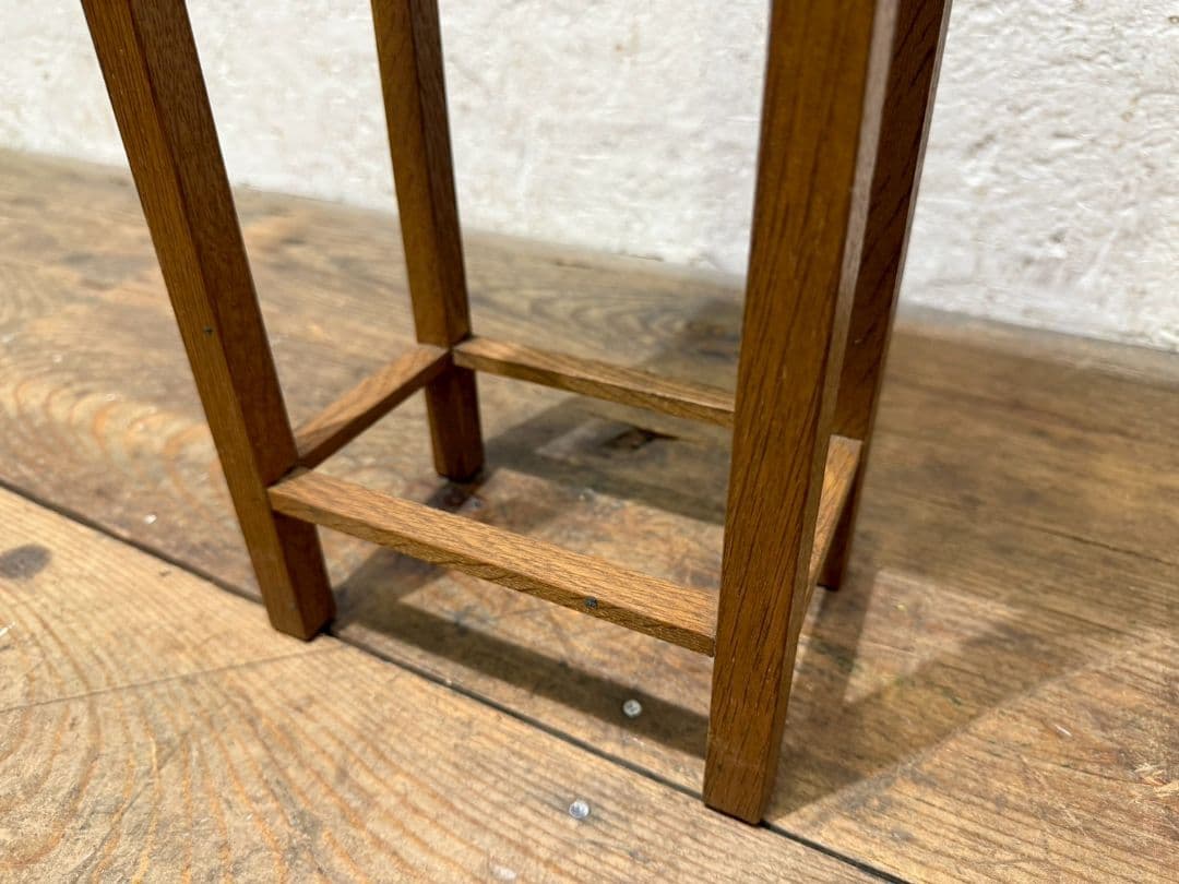 1177 小ぶりなサイドテーブル　陳列台　展示台　花台　古家具　レトロ　和モダン