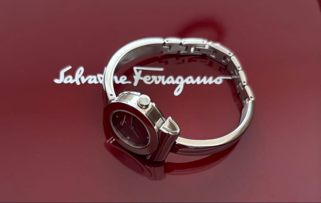 Salvatore Ferragamo アナログ時計