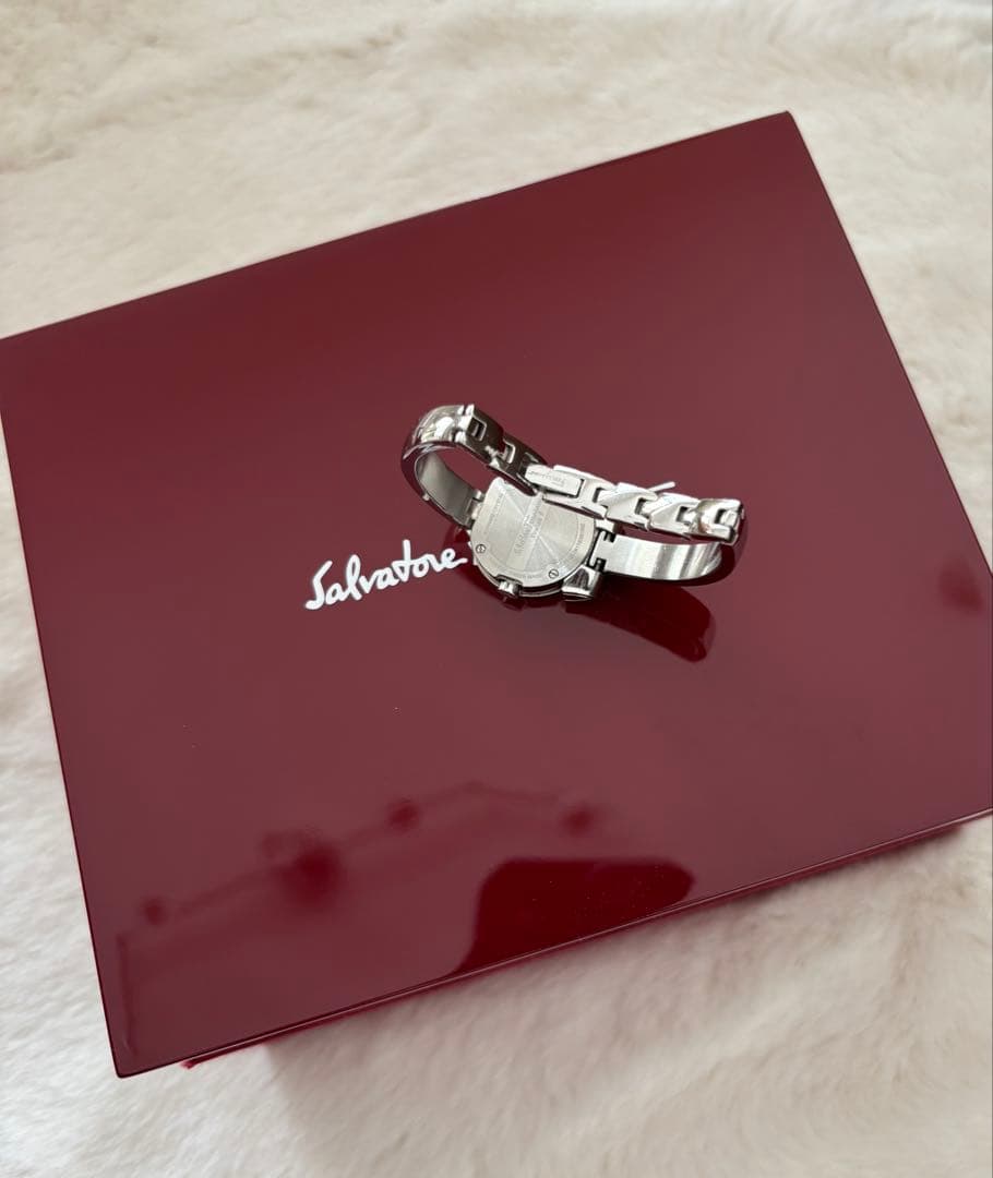 Salvatore Ferragamo アナログ時計