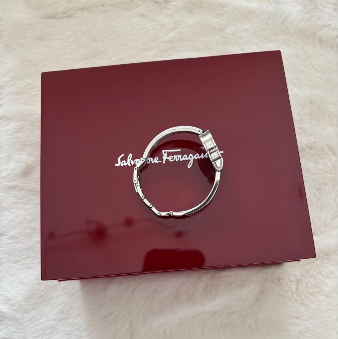 Salvatore Ferragamo アナログ時計