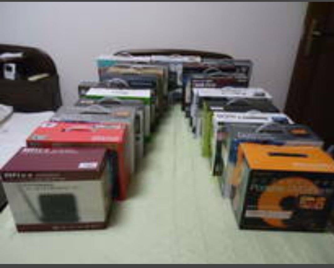 箱開封のみ Qriom 山善 乾電池対応10インチポータブルDVDプレーヤー