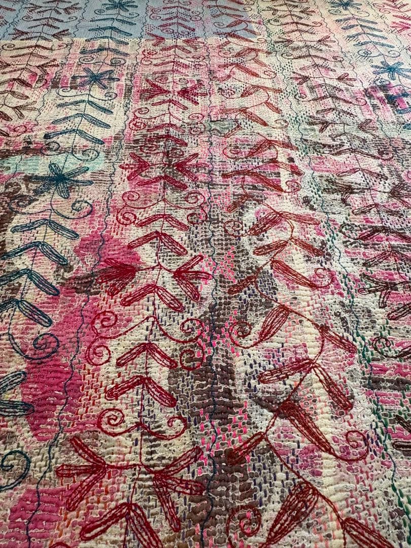 スザニ刺繍　ヴィンテージカンタキルト　セール中　インド　手仕事