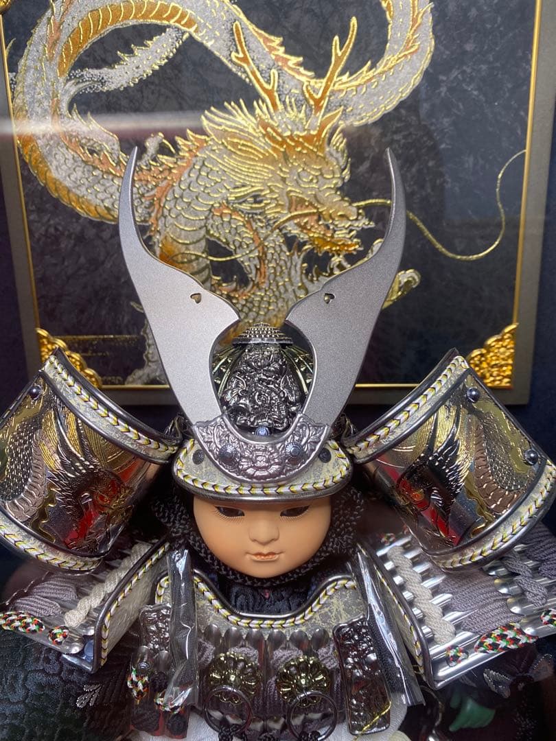 若大将　東京久月　五月人形　家紋付き兜鎧飾り　オルゴール付き六角形ガラスケース入