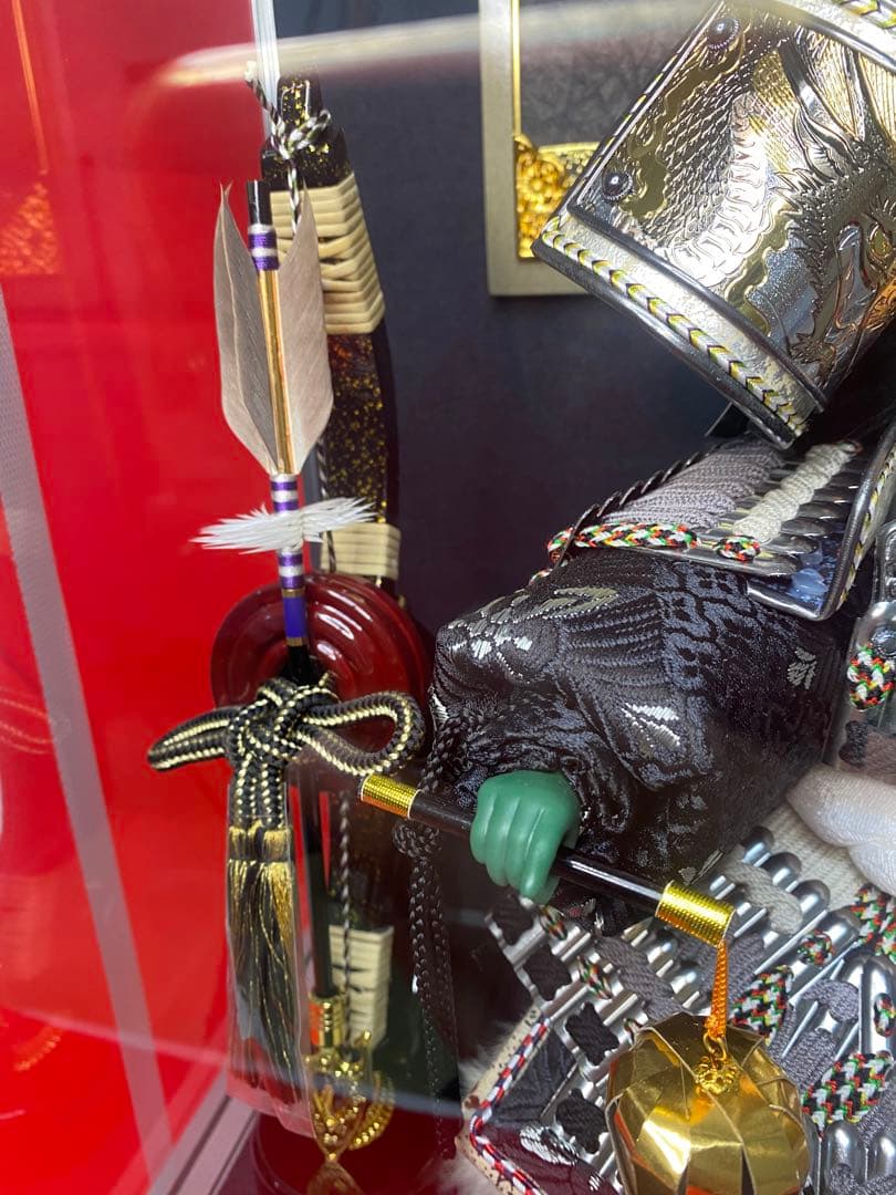 若大将　東京久月　五月人形　家紋付き兜鎧飾り　オルゴール付き六角形ガラスケース入