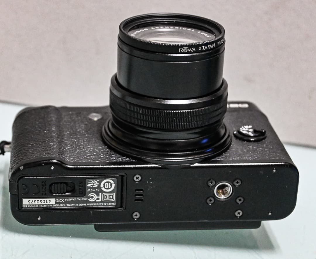 FUJIFILM X20 ブラック 本体・箱・説明書付き　その他付属品たくさん！