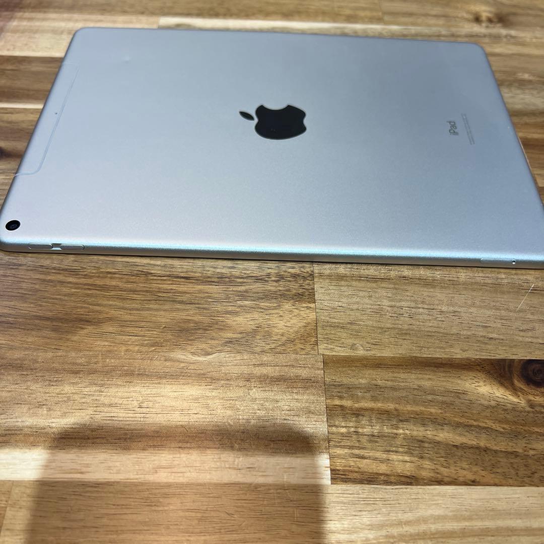 K1382 SIMフリー　iPad Air３　64GB