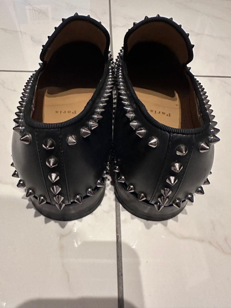 じぇねらりすと　クリスチャンルブタン 革靴　スタッズ