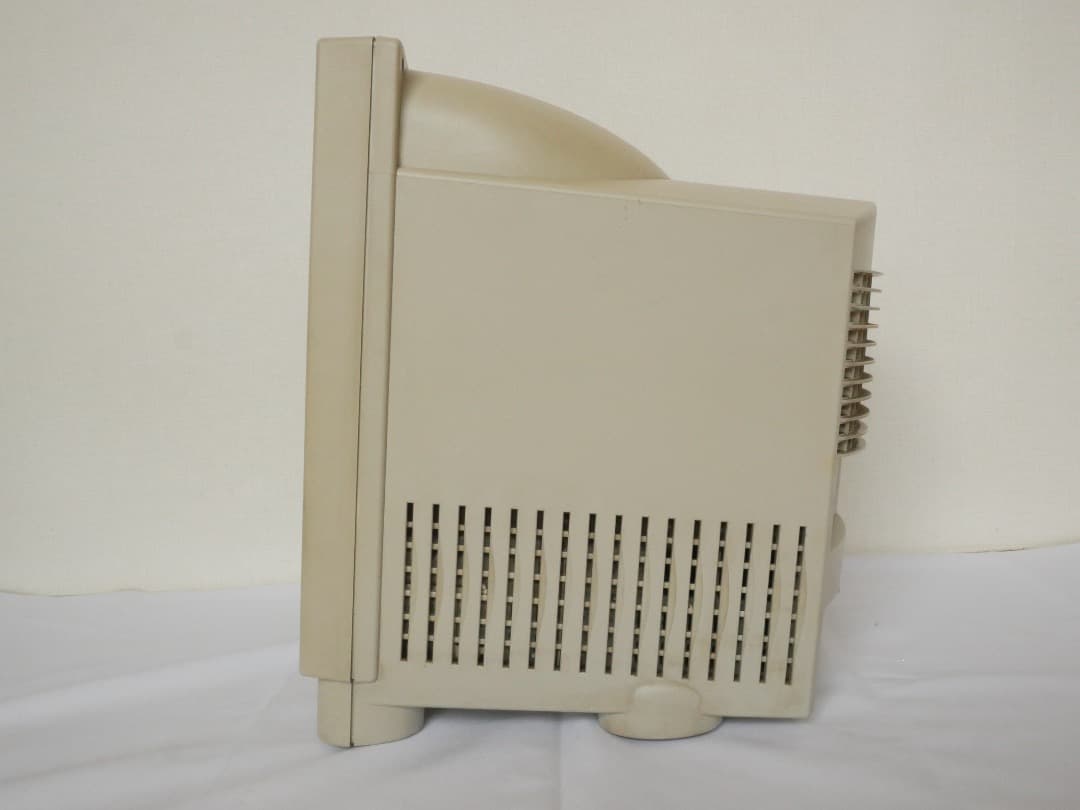 Macintosh ColorClassic II(Norton FDほか付属)