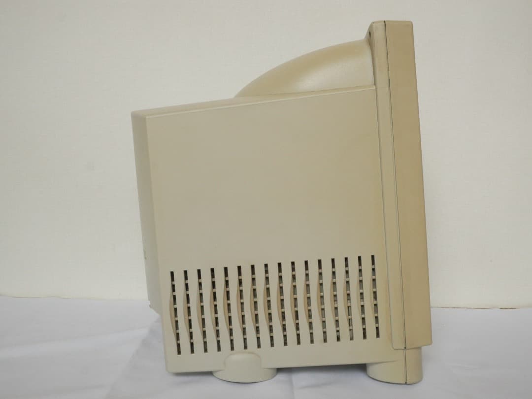 Macintosh ColorClassic II(Norton FDほか付属)