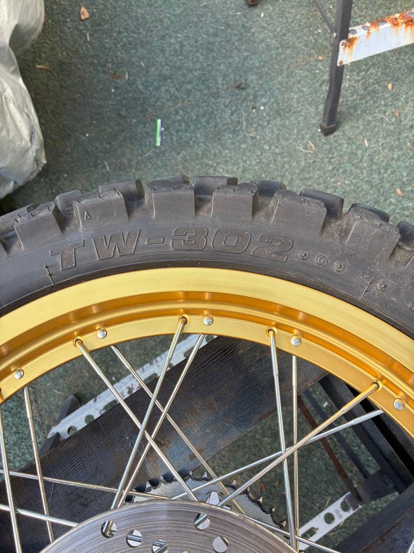 セロー250 リアホイール