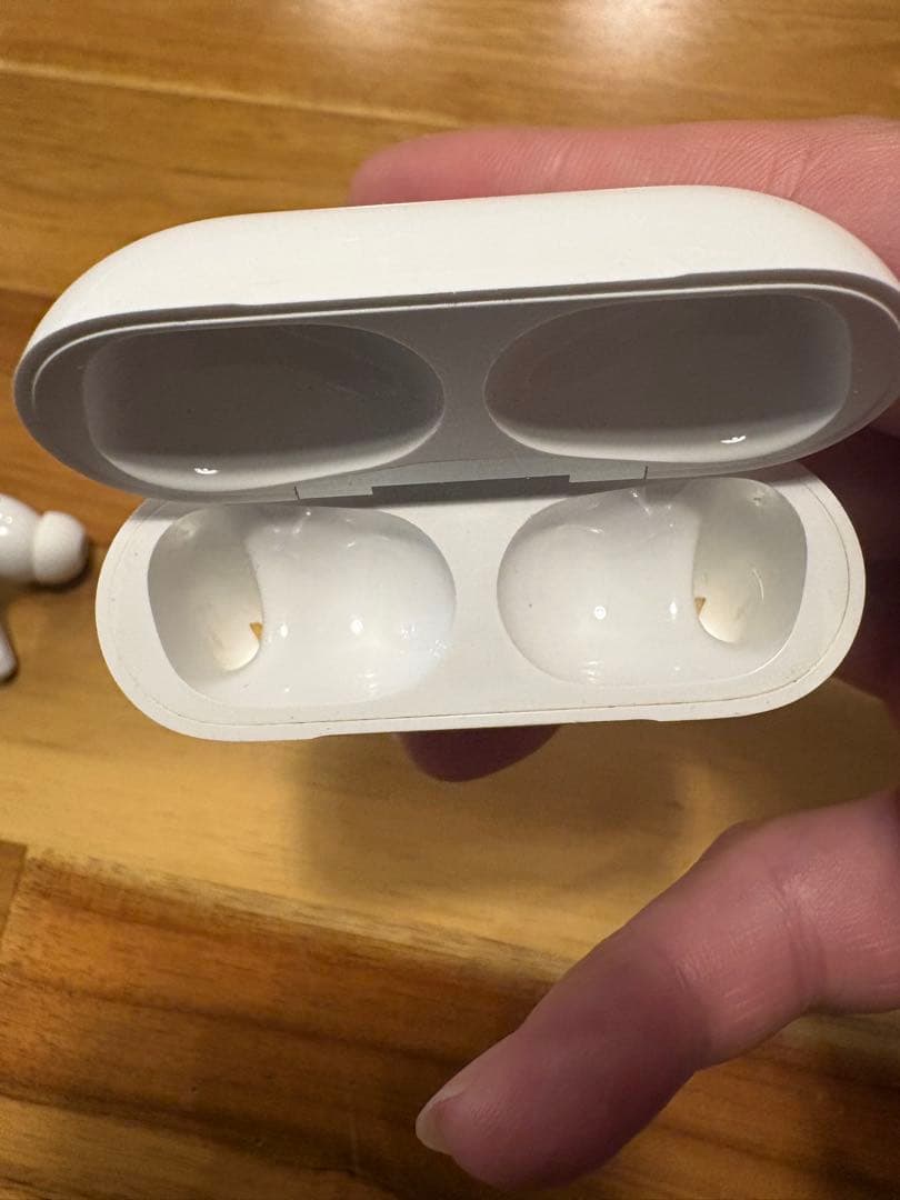 AirPods pro 第2世代　右耳　ケース　付属品