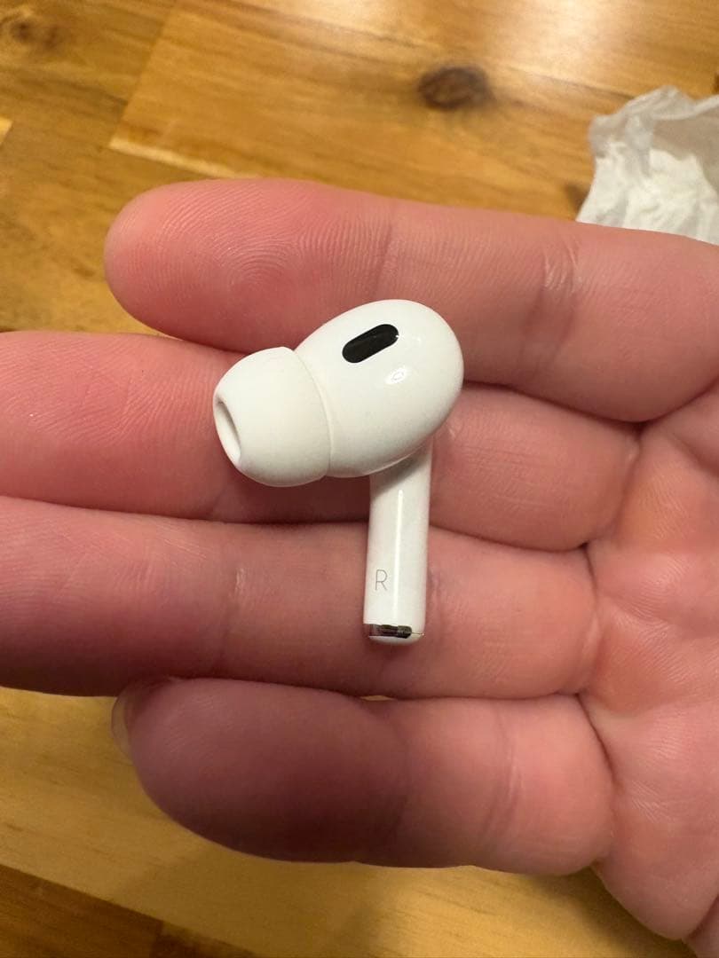 AirPods pro 第2世代　右耳　ケース　付属品