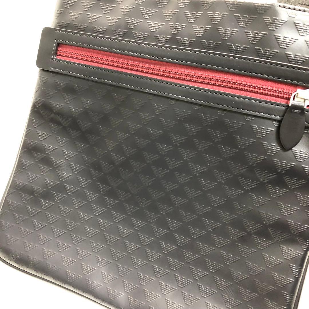 美品✨　EMPORIO ARMANI ショルダーバッグ　薄型　ブラック　レッド