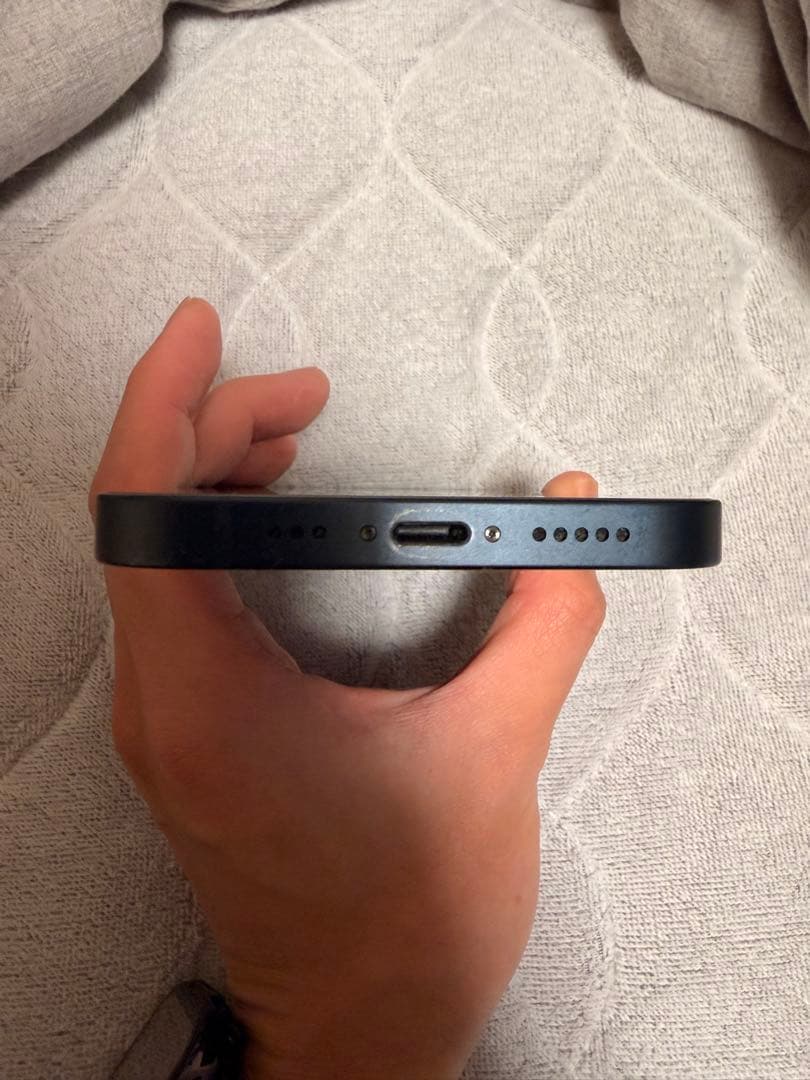 美品　iPhone 13 128GB ミッドナイト