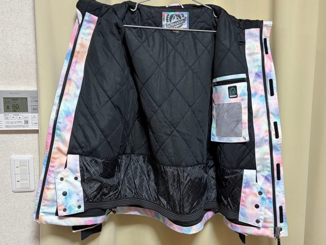 美品！スノーボード　スキーウェア上下セット　Sサイズ