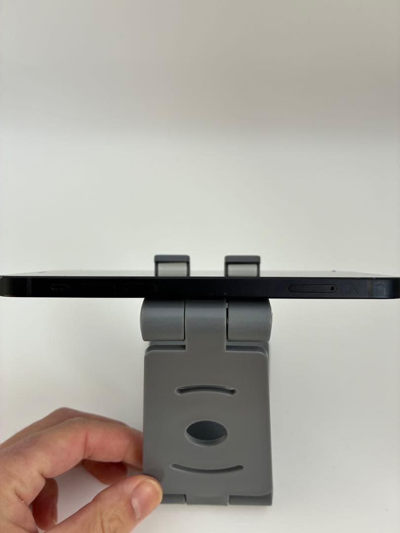 Apple iPhone 12 本体 ブラック　64GB