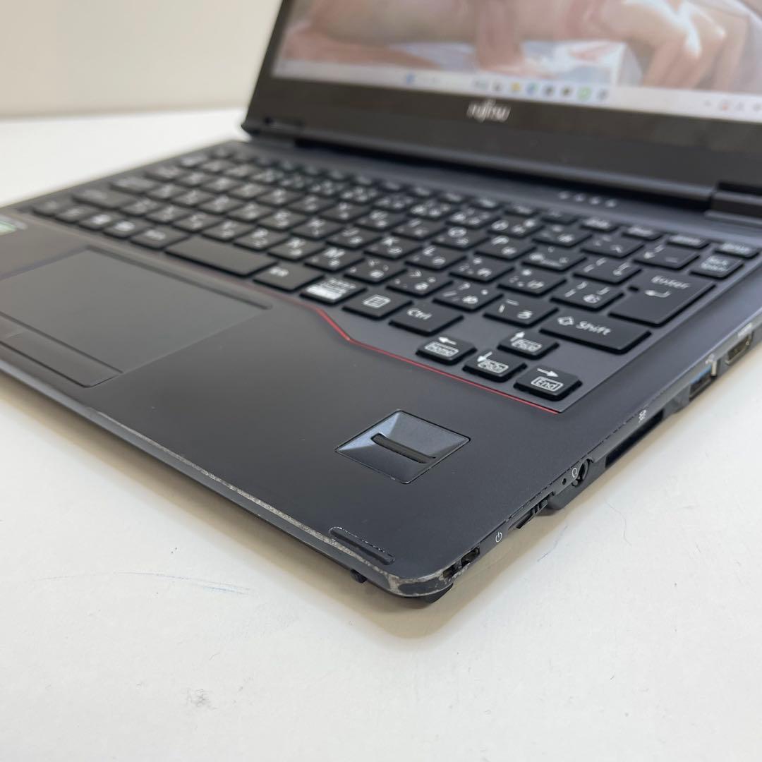 #862 富士通 P727/R i7-7500U 8Gb SSD256Gb