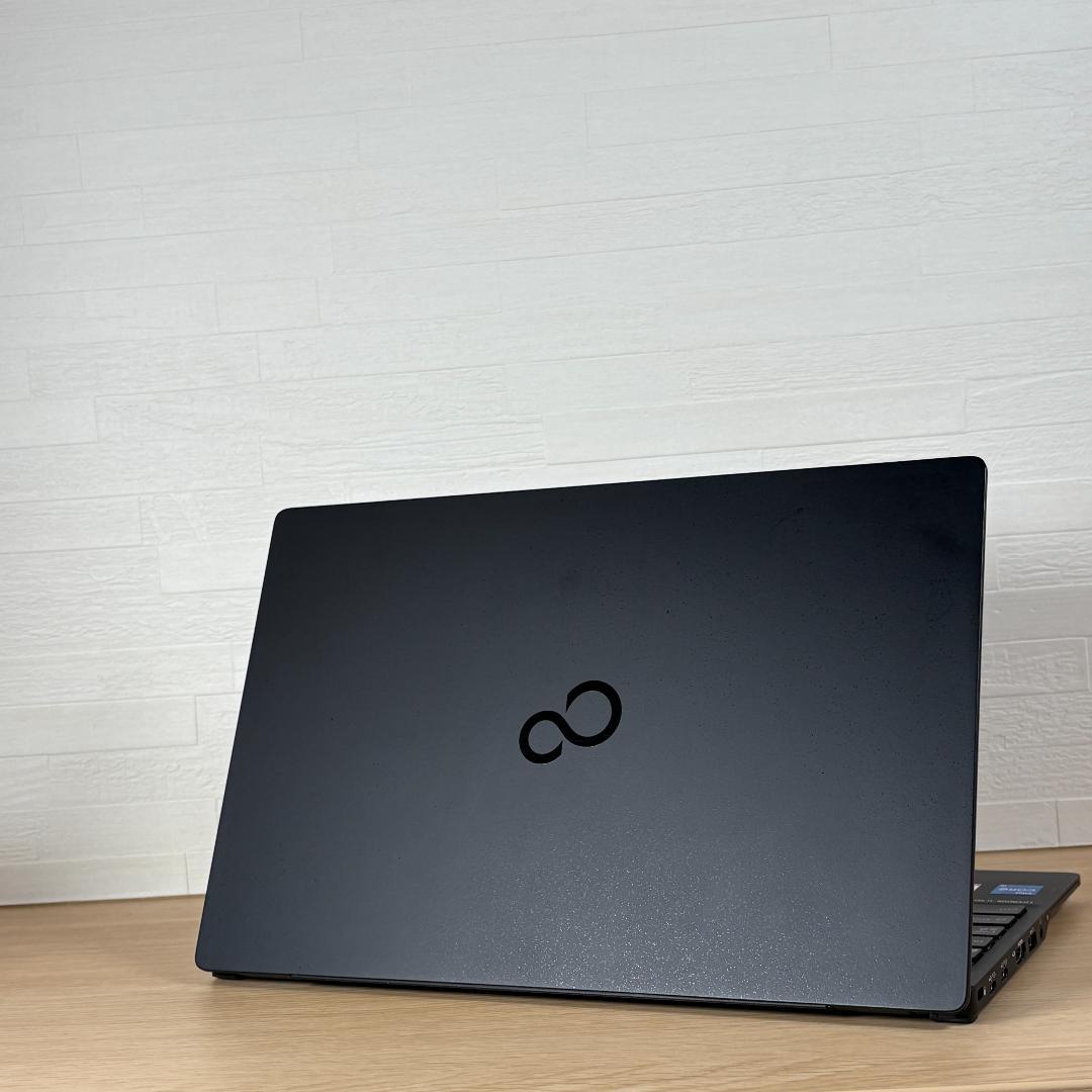 富士通　11世代i5　美品　ノートパソコン　Windows11　オフィス付　16