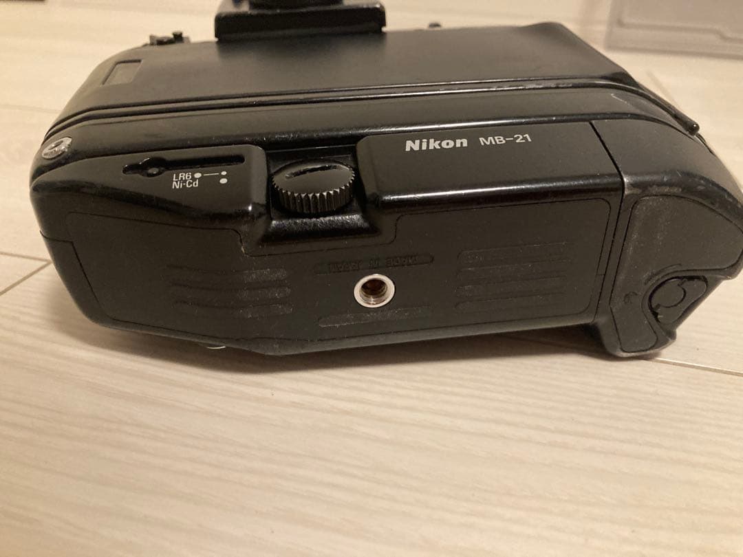 Nikon F4 MB-21付