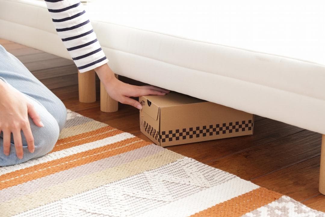 《新品・送料無料》脚付きマットレスベッド【セミダブル】