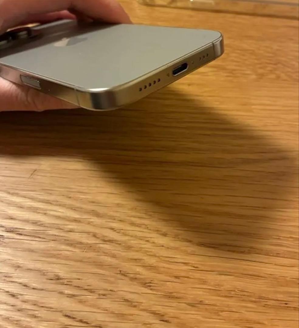 iPhone16pro 128GBナチュラルチタニウム